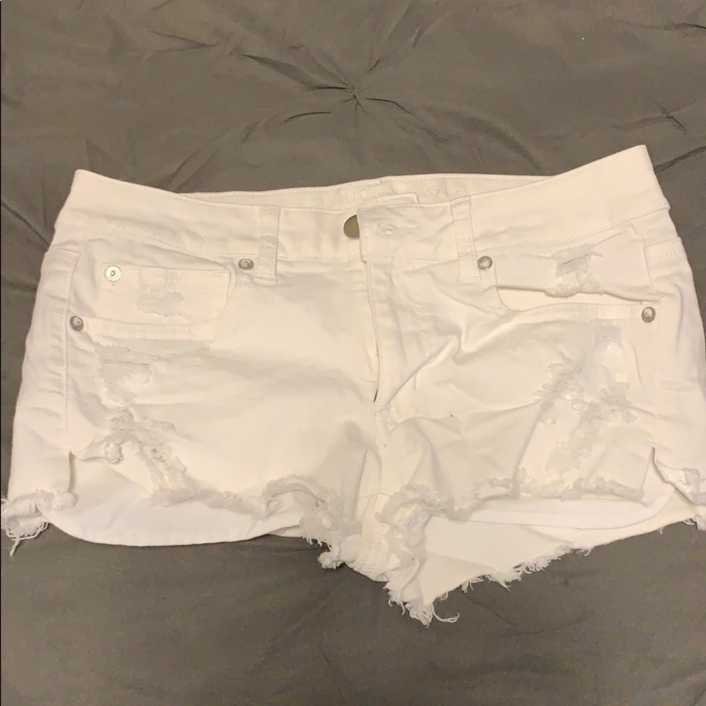 American Eagle white shorts